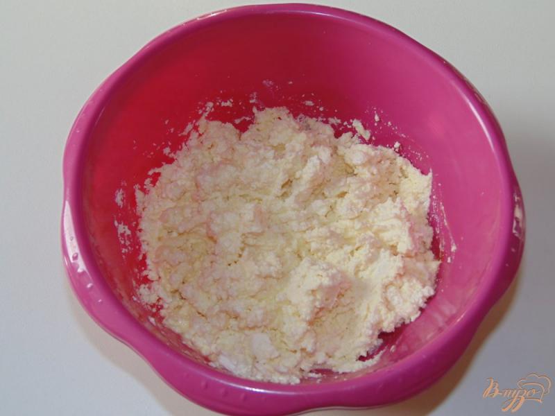 Фото приготовление рецепта: Ванильные сырники в духовке шаг №2