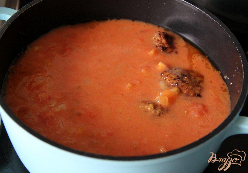 Фото приготовление рецепта: Ароматные котлетки в нежном томатном соусе шаг №6