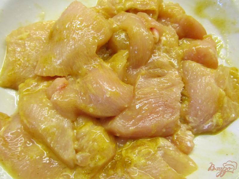 Фото приготовление рецепта: Куриное филе с хрустящей корочкой шаг №5