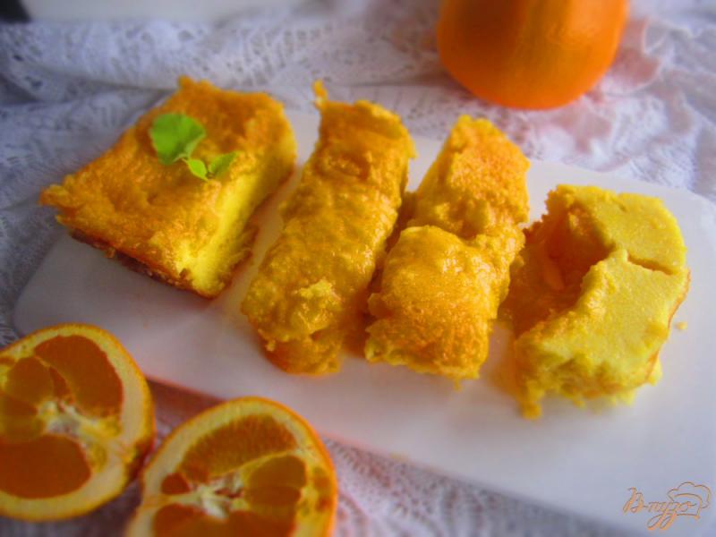 Фото приготовление рецепта: Творожная запеканка с апельсином шаг №7