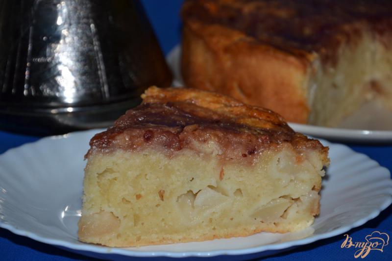 Фото приготовление рецепта: Сливочно-ванильный пирог с яблоками и клюквенным джемом шаг №7