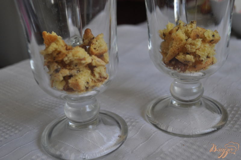 Фото приготовление рецепта: Творожный десерт с малиной и лимонной цедрой шаг №3