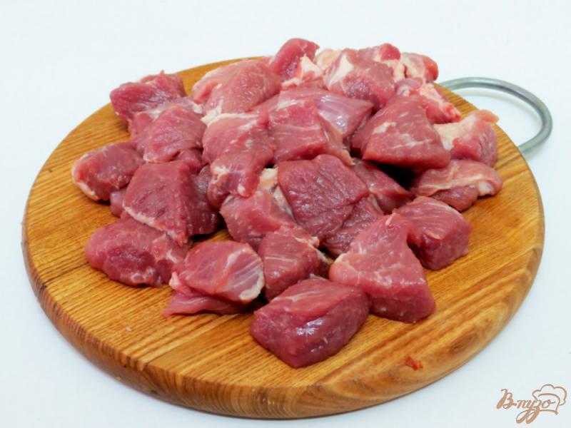 Фото приготовление рецепта: Фасоль со свининой в томатном соусе шаг №4