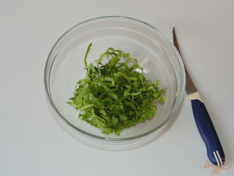 Фото приготовление рецепта: Салат из стручковой и белой фасоли шаг №3