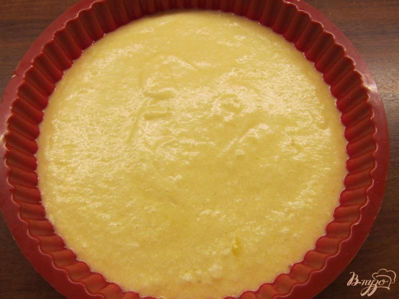 Фото приготовление рецепта: Торт с творожно-сливочным кремом и фруктами шаг №7