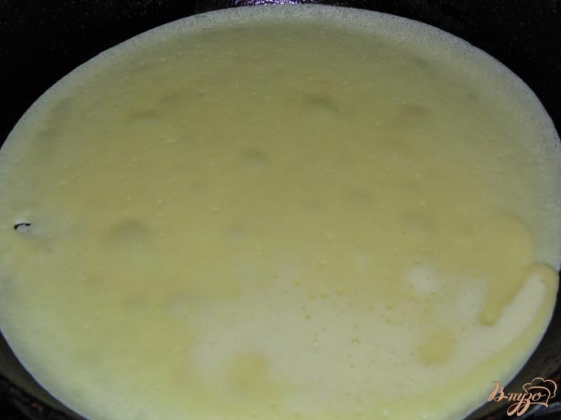 Фото приготовление рецепта: Блины с яичной начинкой шаг №3