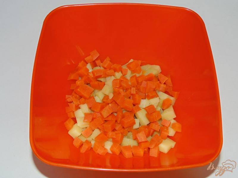 Фото приготовление рецепта: Картофельный салат с шампиньонами шаг №3