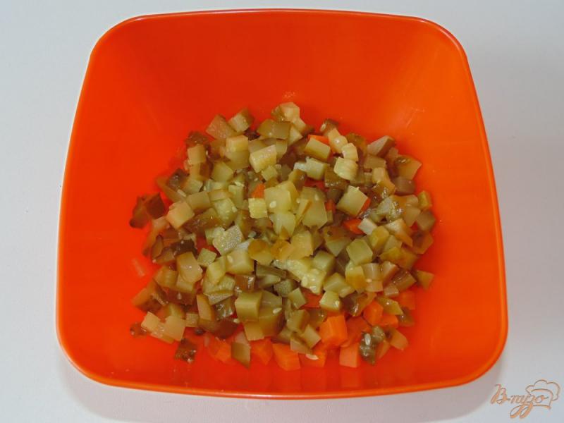 Фото приготовление рецепта: Картофельный салат с шампиньонами шаг №4