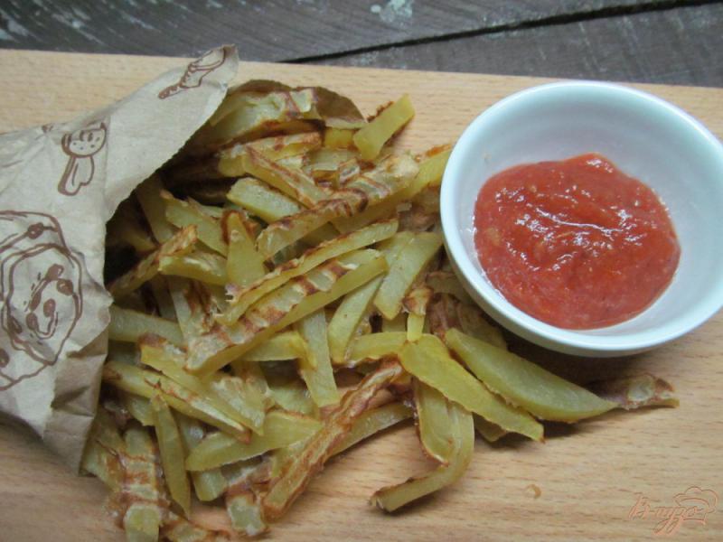 Фото приготовление рецепта: Картофель фри без масла шаг №6