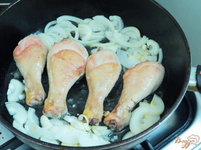 Фото приготовление рецепта: Куриные голени в сливках шаг №3