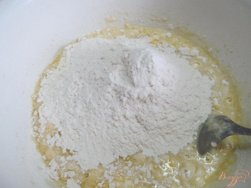 Фото приготовление рецепта: Сладкие булочки с маком и кунжутом шаг №2