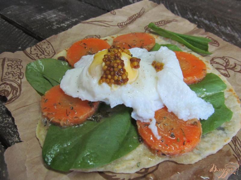 Фото приготовление рецепта: Завтрак из моркови и яйца шаг №9