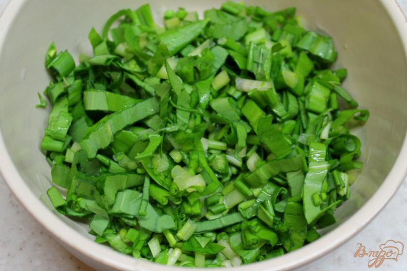 Фото приготовление рецепта: Салат с красной фасолью и копченостями шаг №1