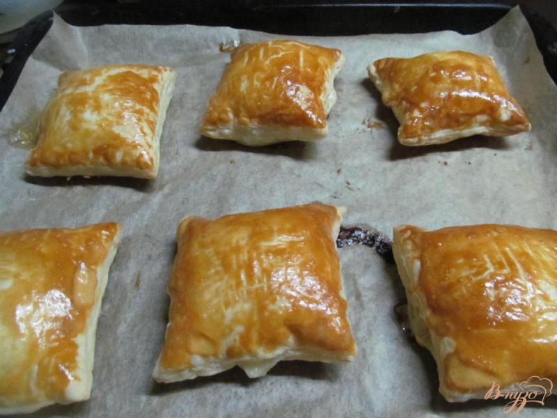 Фото приготовление рецепта: Пирожки с брынзой и щавелем шаг №6