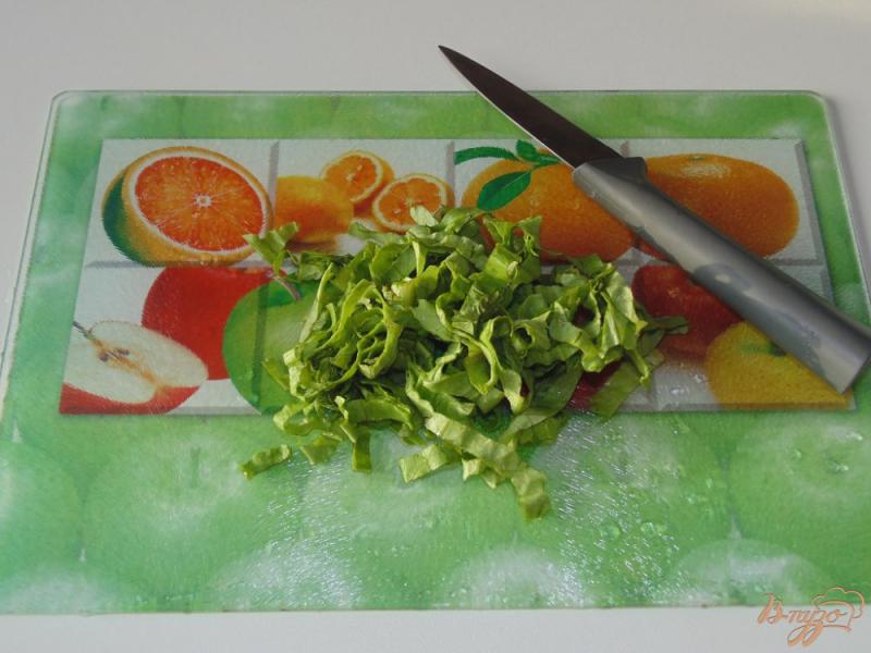 Фото приготовление рецепта: Салат из сельдерея корневого, редиса и огурца шаг №1