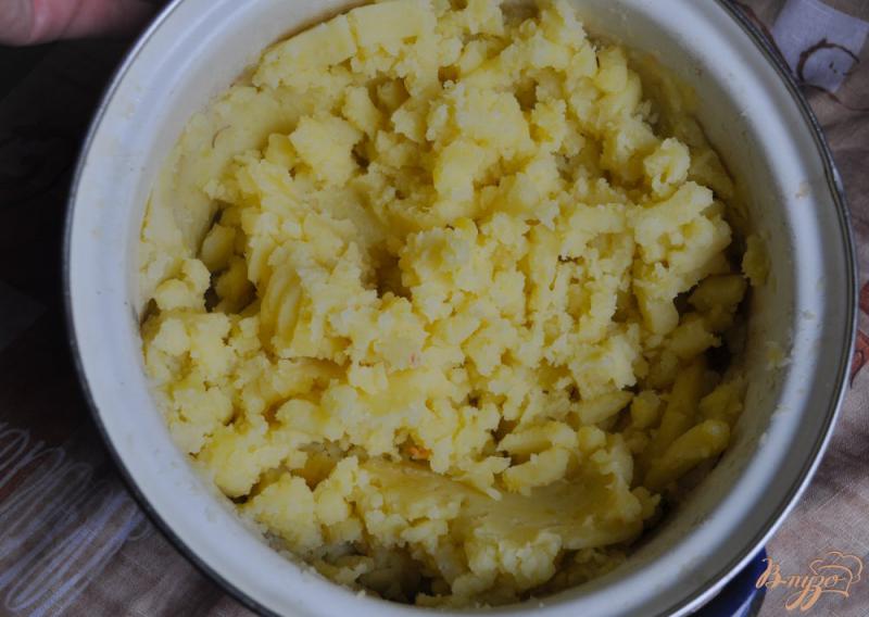 Фото приготовление рецепта: Картофельные лежни с чесноком шаг №1