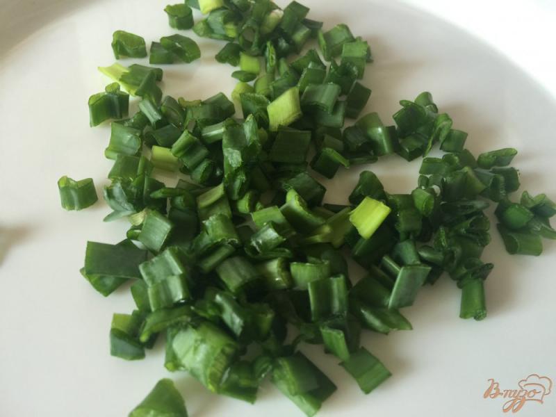 Фото приготовление рецепта: Салат с овощами, брынзой и семенами льна шаг №4