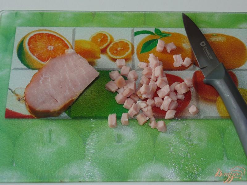 Фото приготовление рецепта: Салат из пекинской капусты со свиным балыком шаг №3