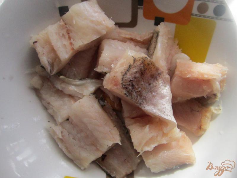 Фото приготовление рецепта: Рыба запеченная в сливочном соусе со шпинатом шаг №1