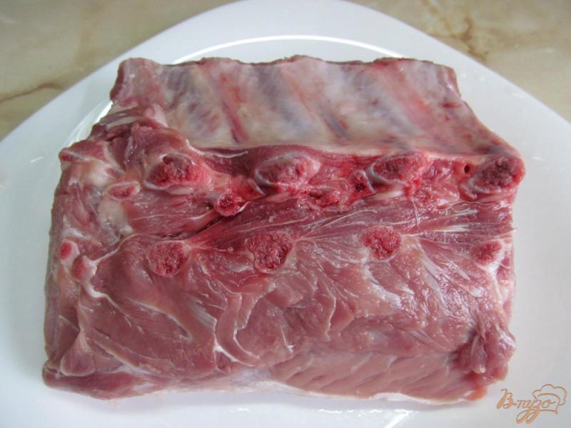 Фото приготовление рецепта: Свинина с клюквой и изюмом в мультиварке шаг №1
