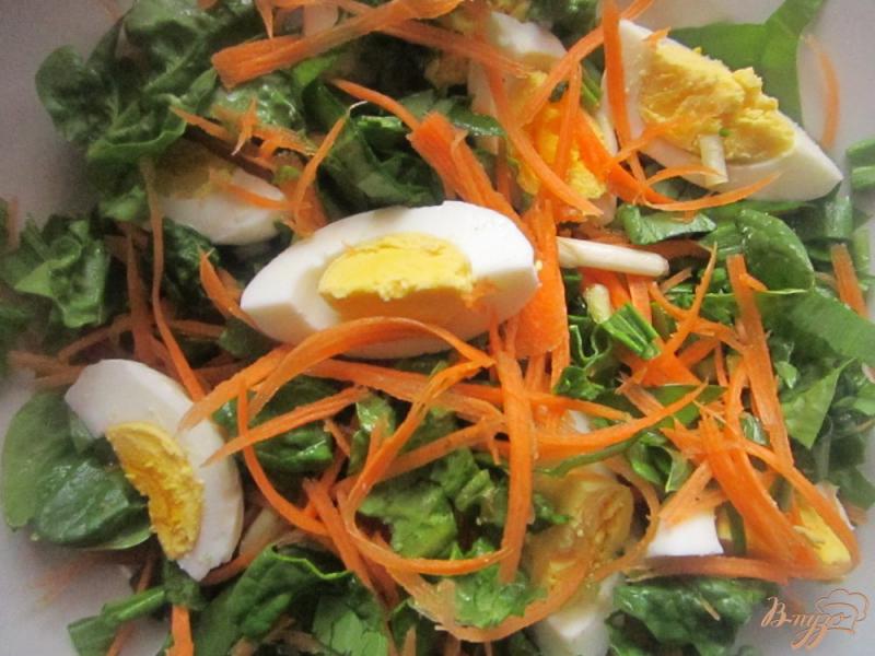 Фото приготовление рецепта: Салат со свежим шпинатом шаг №6