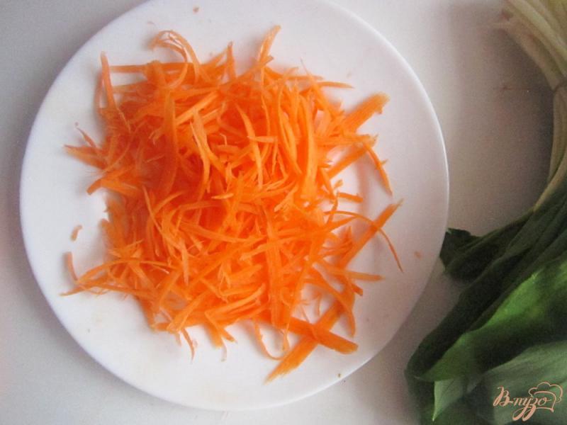 Фото приготовление рецепта: Салат со свежим шпинатом шаг №3