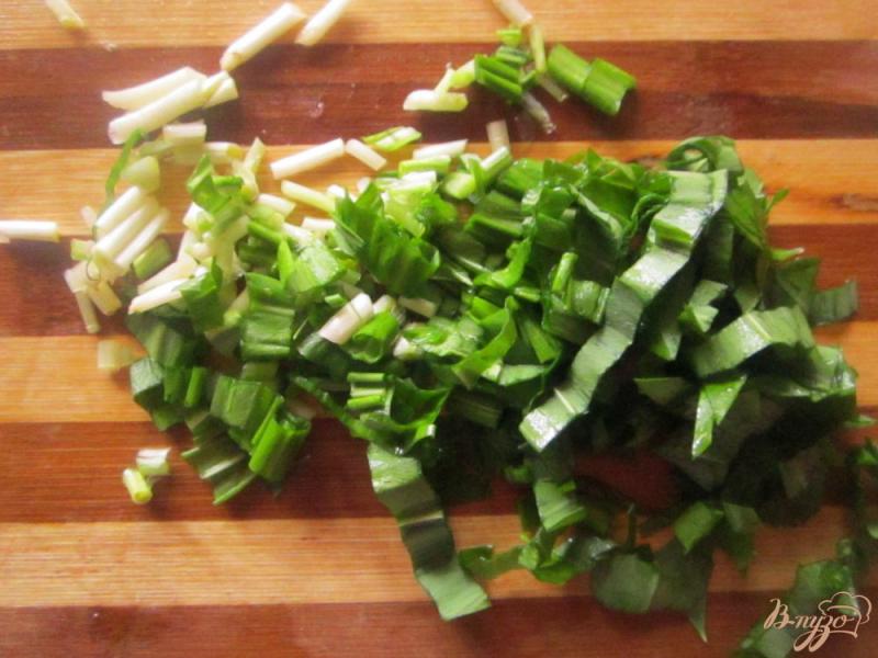 Фото приготовление рецепта: Салат со свежим шпинатом шаг №4