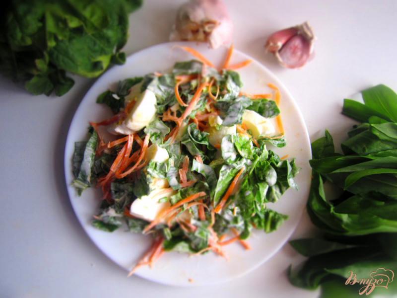 Фото приготовление рецепта: Салат со свежим шпинатом шаг №7