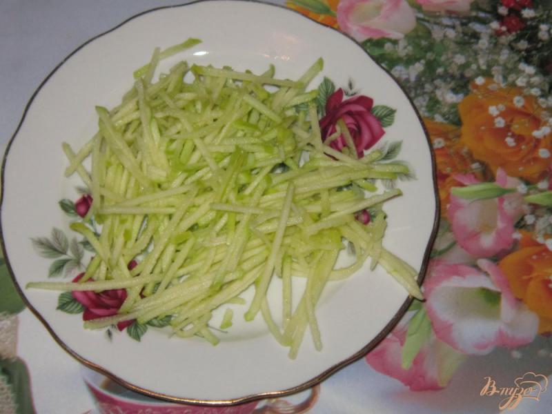 Фото приготовление рецепта: Салат «Зеленый» шаг №5