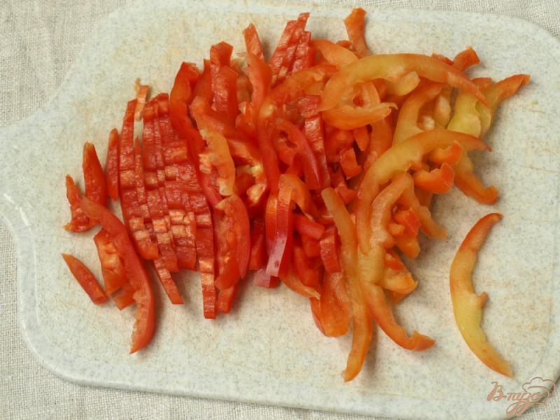 Фото приготовление рецепта: Говядина тушёная с овощами шаг №3