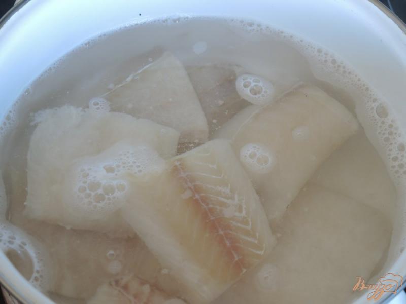 Фото приготовление рецепта: Суп с рыбными фрикадельками шаг №1