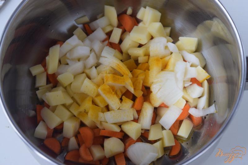 Фото приготовление рецепта: Суп из консервированной кукурузы шаг №2