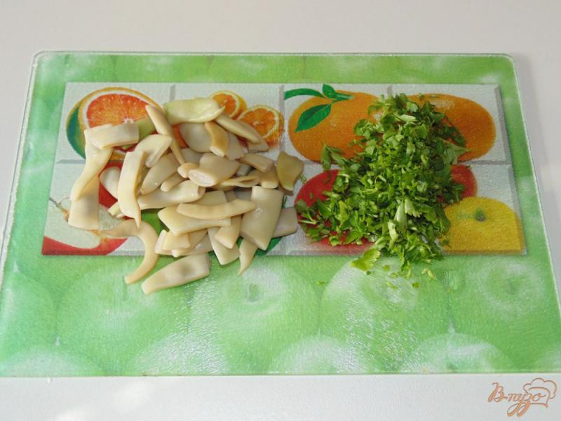 Фото приготовление рецепта: Капустный салат со свежим огурцом и стручковой фасолью шаг №1