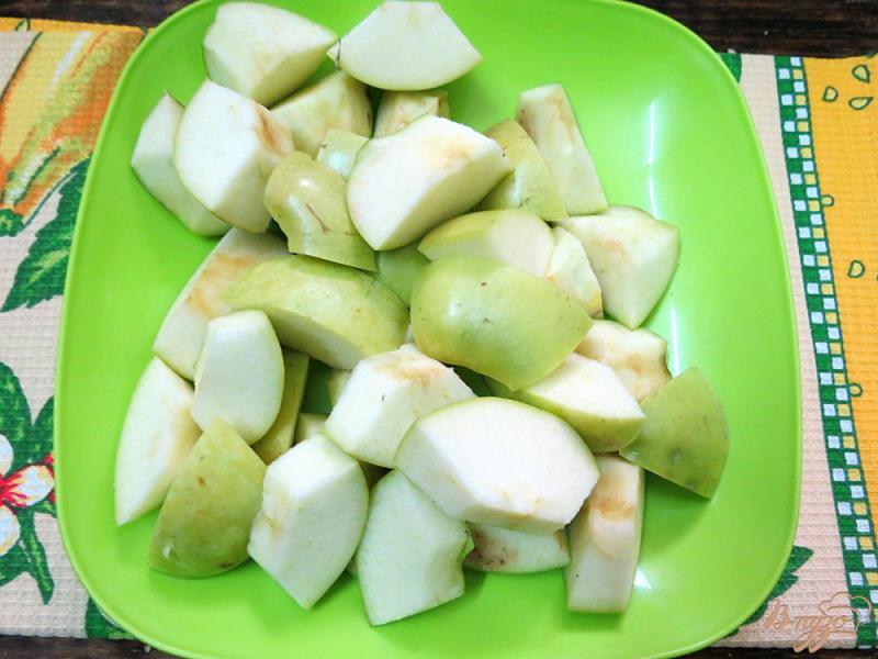 Фото приготовление рецепта: Коктейль из шпината, яблок и ревеня шаг №3