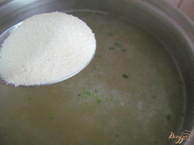 Фото приготовление рецепта: Сливочный суп с брюссельской капустой шаг №4