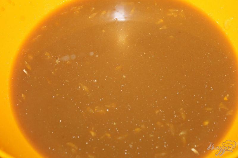 Фото приготовление рецепта: Утка маринованная в апельсиновом соке и запеченная с специями шаг №4
