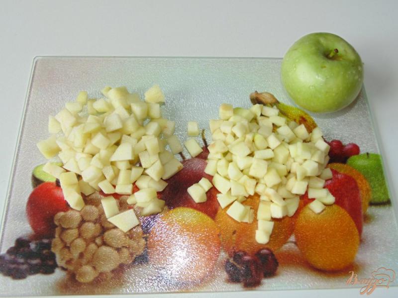 Фото приготовление рецепта: Слойки с грушей и яблоком шаг №2