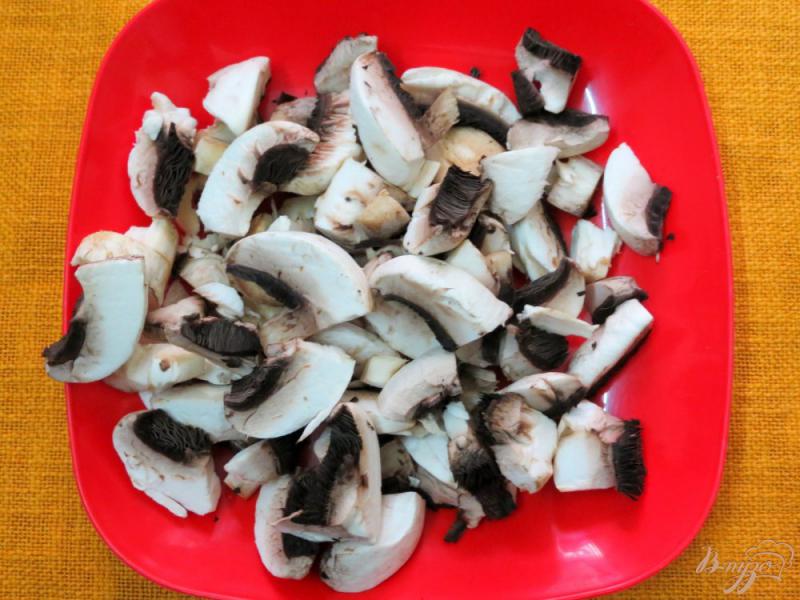 Фото приготовление рецепта: Икра из баклажанов с грибами шаг №2