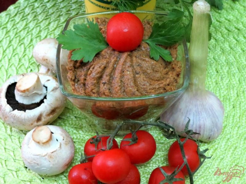 Фото приготовление рецепта: Икра из баклажанов с грибами шаг №11