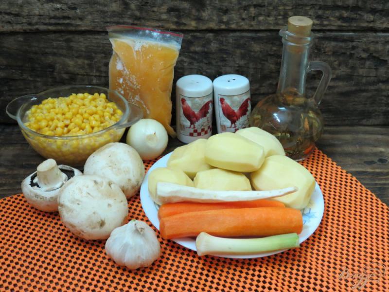 Фото приготовление рецепта: Суп пюре с кукурузой и шампиньонами шаг №1