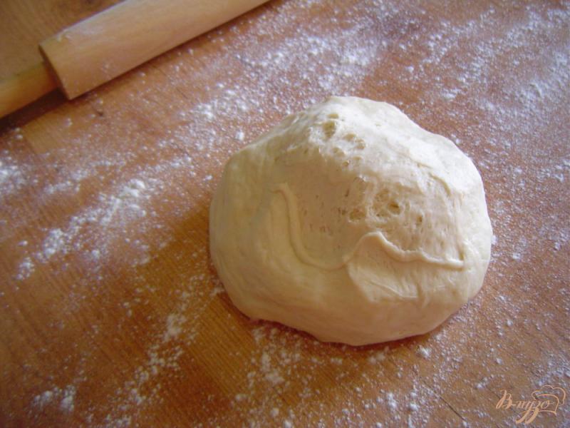 Фото приготовление рецепта: Кольцевой пирог с вишней и орехами шаг №1