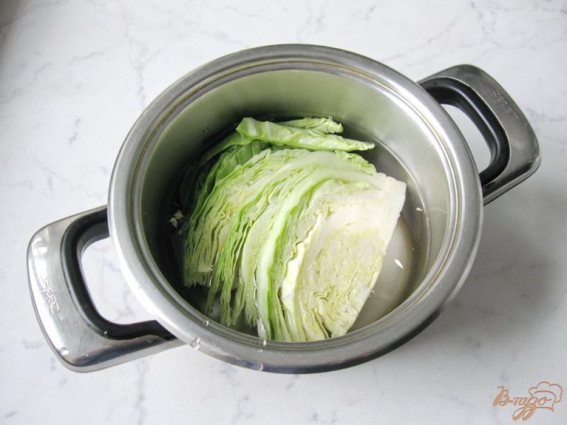 Фото приготовление рецепта: Запеканка из молодой капусты и черемши шаг №2