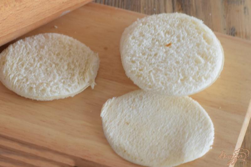 Фото приготовление рецепта: Корзинки из хлеба с начинкой шаг №3