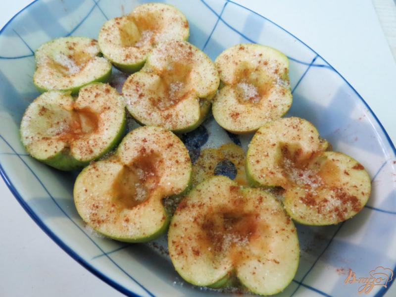 Фото приготовление рецепта: Яблоки запеченные с мёдом шаг №3