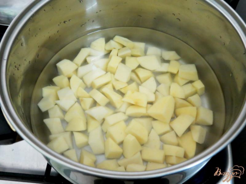 Фото приготовление рецепта: Рагу с фрикадельками в сметанном соусе шаг №5