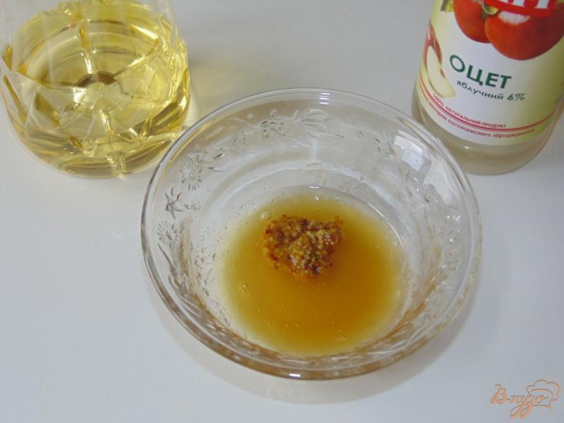 Фото приготовление рецепта: Салат из огурца с медовой заправкой шаг №3