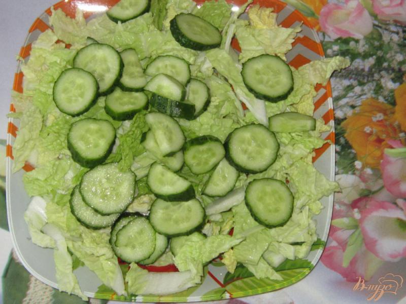 Фото приготовление рецепта: Салат «Зеленый» с маринованной кукурузой шаг №7