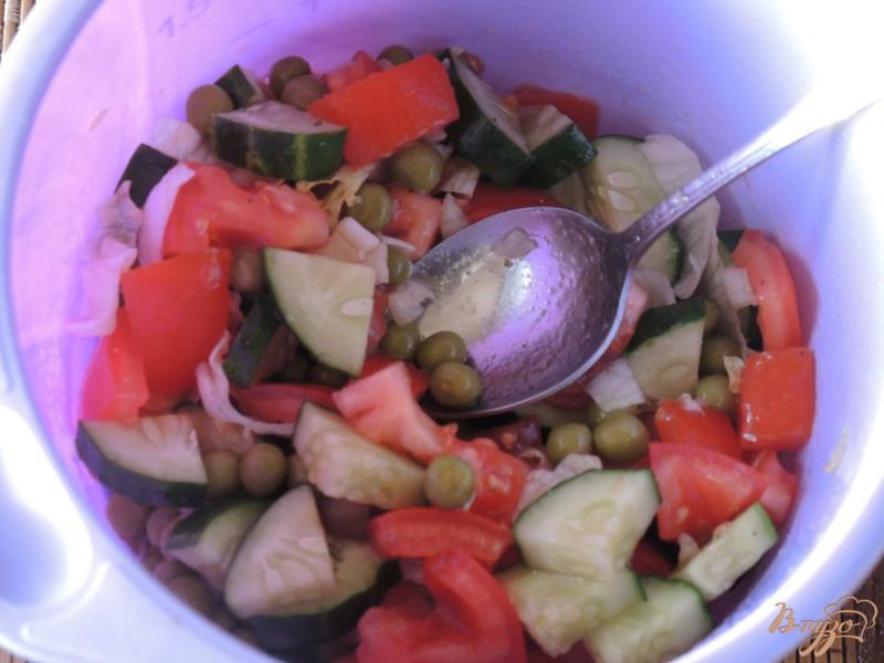 Фото приготовление рецепта: Салат из индейки и овощей шаг №6
