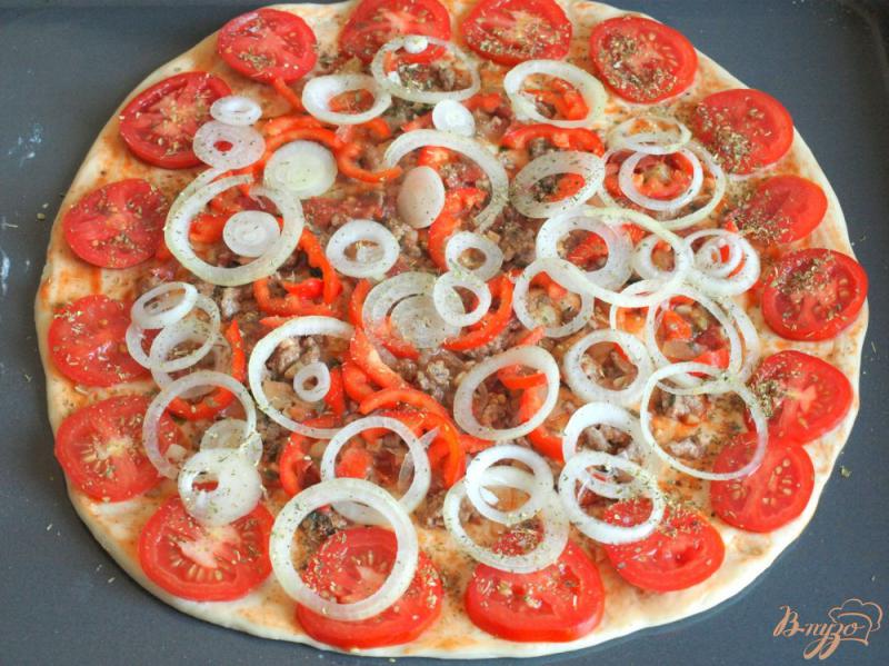 Фото приготовление рецепта: Пицца с мясным фаршем шаг №4