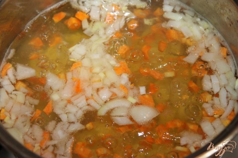 Фото приготовление рецепта: Овощной сливочный суп с мясными фрикадельками шаг №3